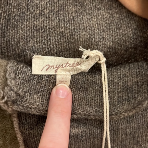 The Samuel Color Block Sweater in Stone - Picture 5 of 12